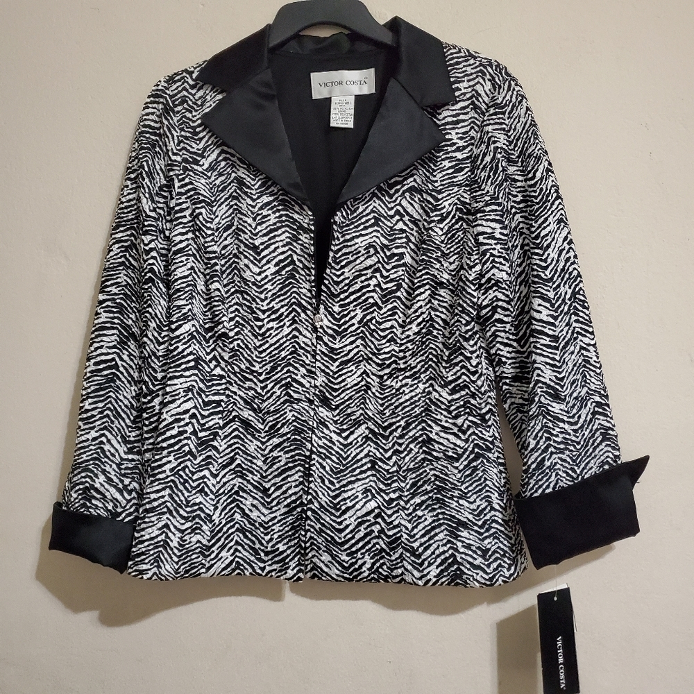 $10 Bundled Victor Costa 6 B&W Zipper Front Jacket